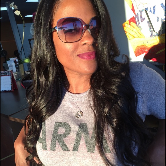 Meet your Posher, Robyn - Picture 3 of 4